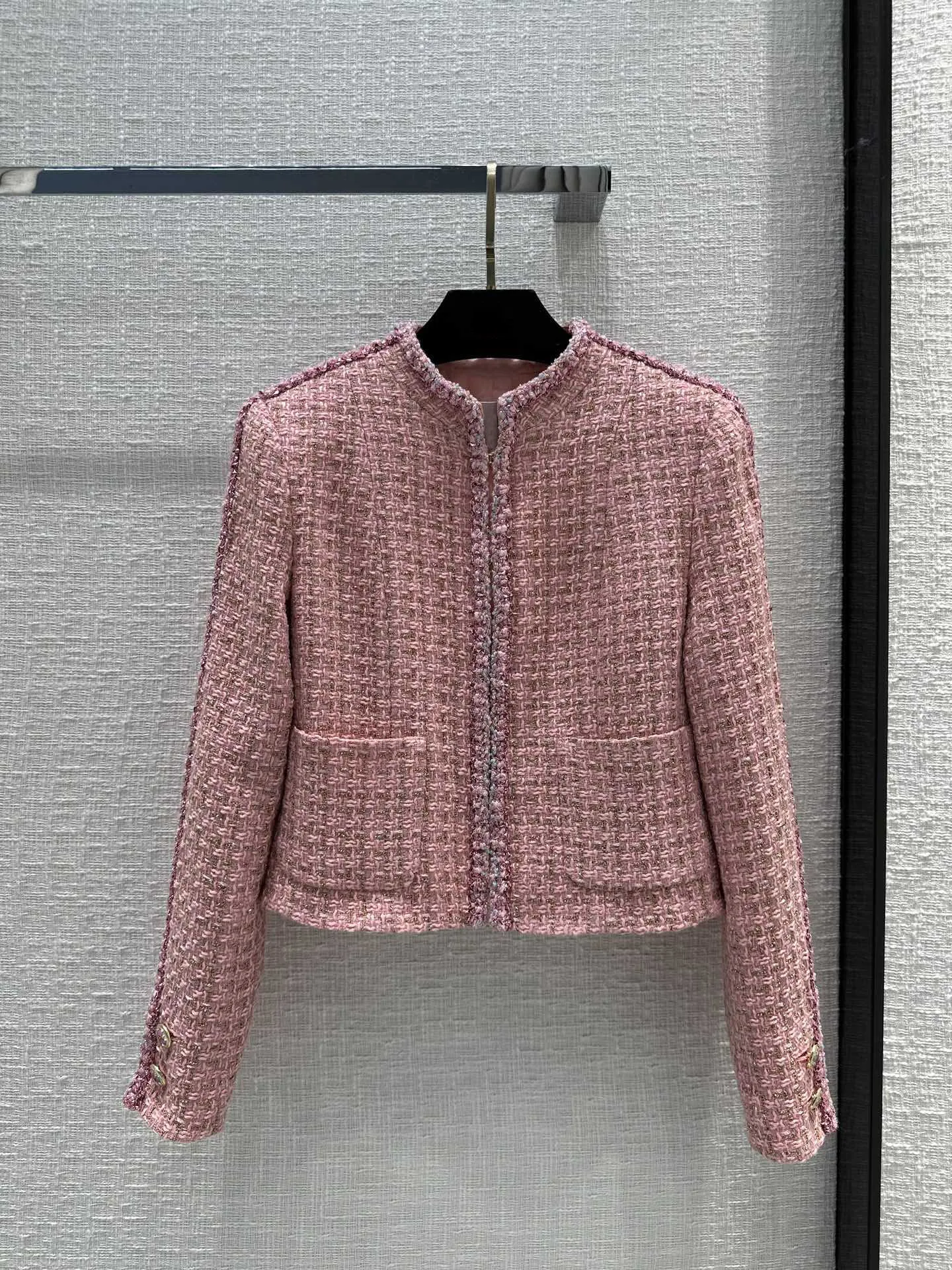 Woven tweed jacket three-dimensional tailoring version casual fashion 2023 summer new style 0329
Woven tweed jacket three-dimensional tailoring version casual fashion 2023 summer new style 0329