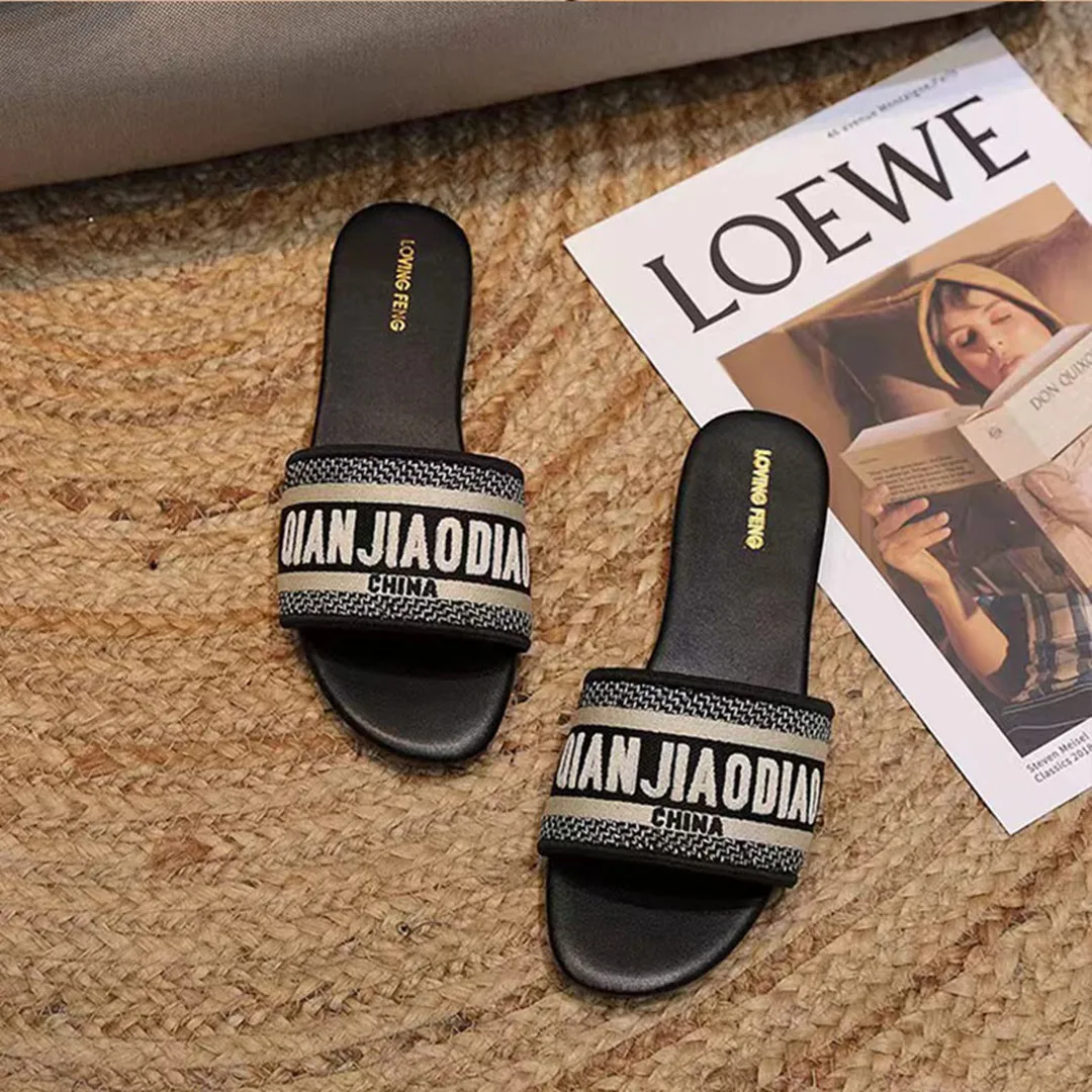 2023 hot Summer Women Sandals embroidery Decoration Open Toes Flip Flops Fashion New Non-Slip Sandals Outdoor Beach Slipper
2023 hot Summer Women Sandals embroidery Decoration Open Toes Flip Flops Fashion New Non-Slip Sandals Outdoor Beach Slipper