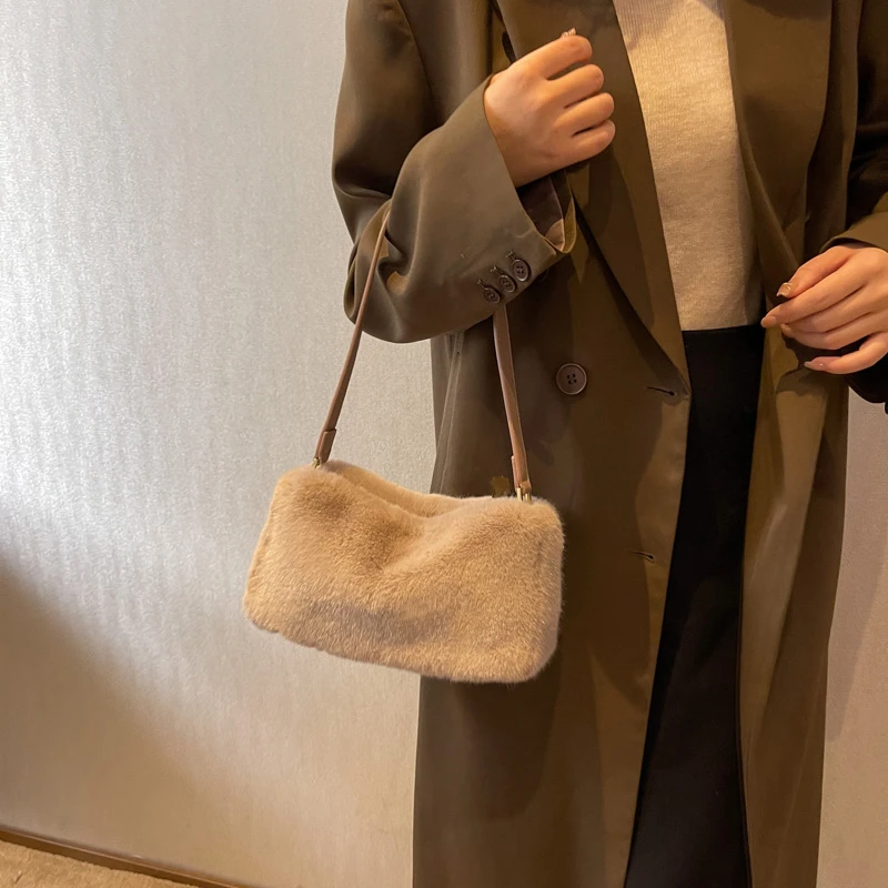 ELM BAY|This Year's Popular Plush 2022 New Fashion Single Shoulder Solid Color Versatile Underarm Bag Design Commute
ELM BAY|This Year's Popular Plush 2022 New Fashion Single Shoulder Solid Color Versatile Underarm Bag Design Commute