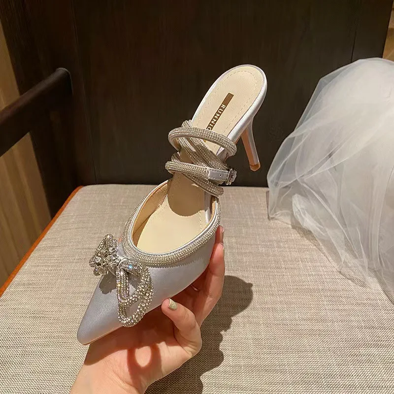 Summer Women's Glitter Rhinestones Crystal High Heels Bowknot Satin Shoes for Women Leather Pumps Zapatillas Zapatos Chaussure
Summer Women's Glitter Rhinestones Crystal High Heels Bowknot Satin Shoes for Women Leather Pumps Zapatillas Zapatos Chaussure