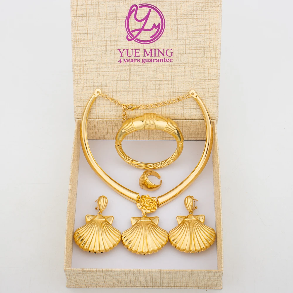 African Gold Color Jewelry Set for Women 18k Gold Plated Copper Earrings and Necklace with Bangle Ring Set for Dubai Weddings
African Gold Color Jewelry Set for Women 18k Gold Plated Copper Earrings and Necklace with Bangle Ring Set for Dubai Weddings