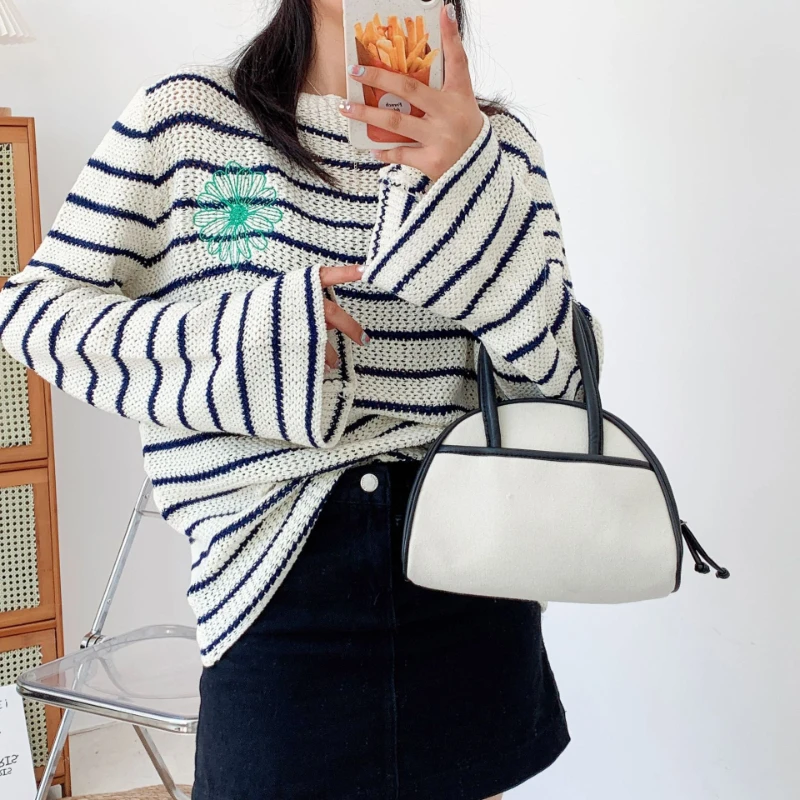 2023 New Autumn Floral Embroidery Knitted Hollow Striped Sweater Round Neck Pullover for Women
2023 New Autumn Floral Embroidery Knitted Hollow Striped Sweater Round Neck Pullover for Women