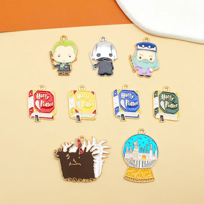 DIY аксессуары из сплава мультфильм волшебная книга волшебная академия кулон материал для серег ожерелье браслет брелок ручной работы
DIY аксессуары из сплава мультфильм волшебная книга волшебная академия кулон материал для серег ожерелье браслет брелок ручной работы