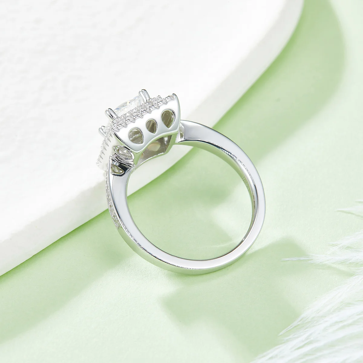 Type93e 1.0ct Moissanite Ring 925S Silver Strange Shape White Gold Lab Diamond CVD HPHT Original Jewelry For Women
Type93e 1.0ct Moissanite Ring 925S Silver Strange Shape White Gold Lab Diamond CVD HPHT Original Jewelry For Women