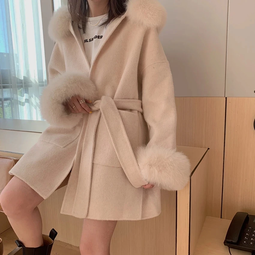 2021 Luxury Oversized Faux Cashmere Blend Coat Women Winter Wool Hooded Cardigan Jacket With Fox Fur Collar Korean Hooded Jacke
2021 Luxury Oversized Faux Cashmere Blend Coat Women Winter Wool Hooded Cardigan Jacket With Fox Fur Collar Korean Hooded Jacke