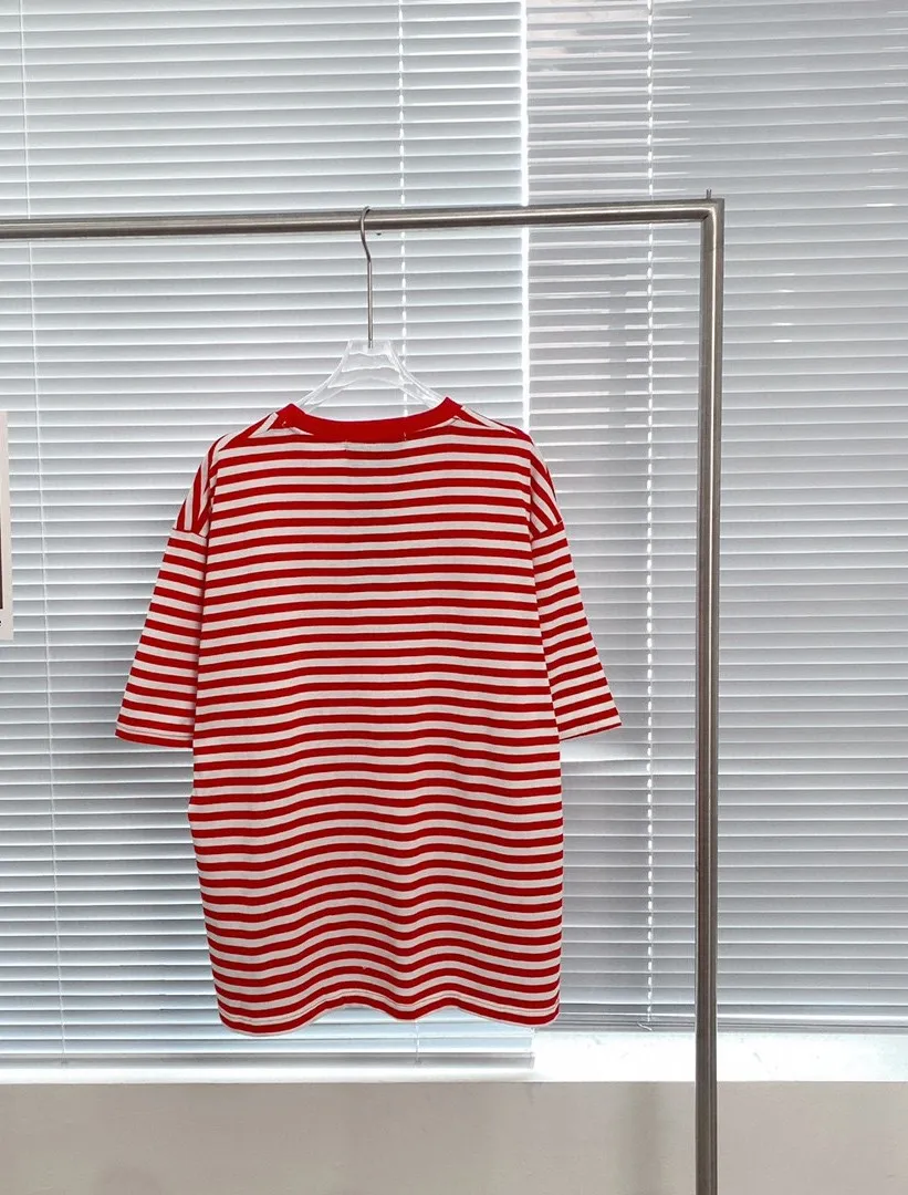 Women's early spring new striped printed short-sleeved T-shirt, knitted cotton, comfortable and versatile.
Women's early spring new striped printed short-sleeved T-shirt, knitted cotton, comfortable and versatile.