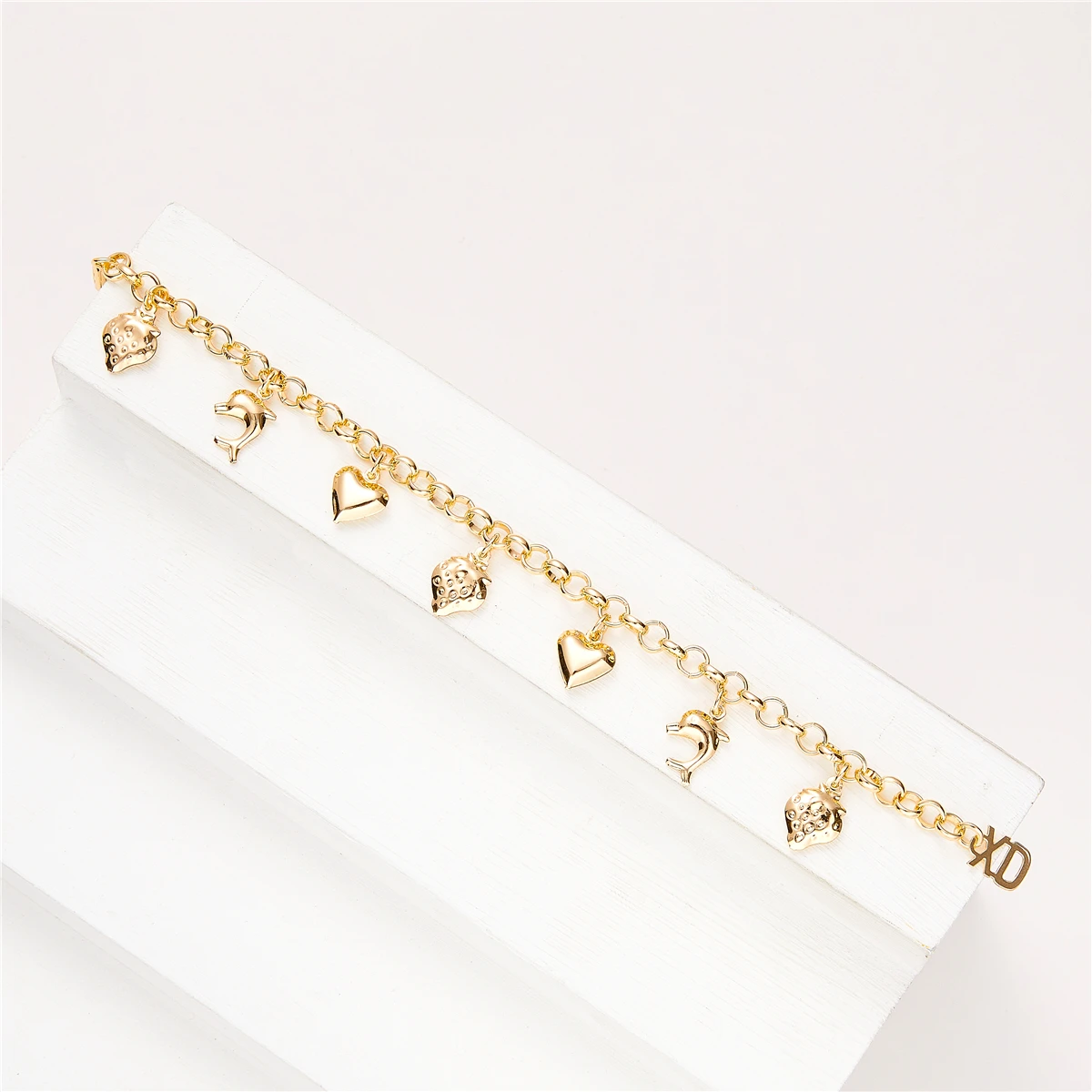 2022 Fashion Personalized Bracelet Ladies Lovely Gold Plated Metal Chain Bracelet Festival Exquisite High Quality Gift
2022 Fashion Personalized Bracelet Ladies Lovely Gold Plated Metal Chain Bracelet Festival Exquisite High Quality Gift