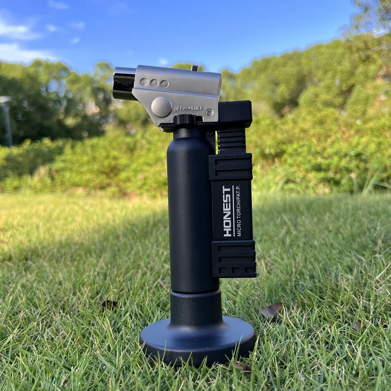 HONEST Straight Desktop Welding Torch Cigar Lighter Windproof Barbecue Outdoor Creative Personality Metal Igniter
HONEST Straight Desktop Welding Torch Cigar Lighter Windproof Barbecue Outdoor Creative Personality Metal Igniter