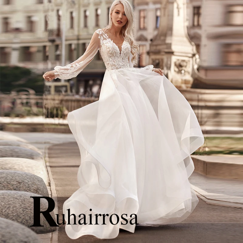 Ruhair Classic Tulle Illusion V-Neck Appliques Lace Wedding Dresses Button A-Line For Women Robe De Mariée Formal Brides Gown
Ruhair Classic Tulle Illusion V-Neck Appliques Lace Wedding Dresses Button A-Line For Women Robe De Mariée Formal Brides Gown