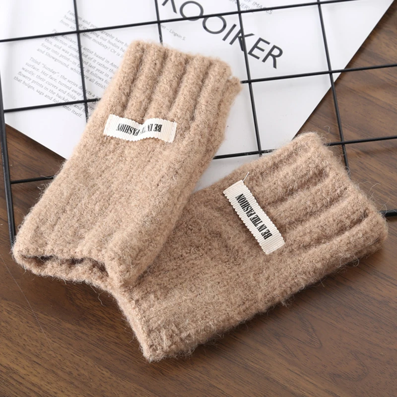 Women Wool Knitted Fingerless Gloves Solid Color Outdoor Crochet Knitting Mittens Soft Warm Unisex Couple Half Finger Gloves
Women Wool Knitted Fingerless Gloves Solid Color Outdoor Crochet Knitting Mittens Soft Warm Unisex Couple Half Finger Gloves