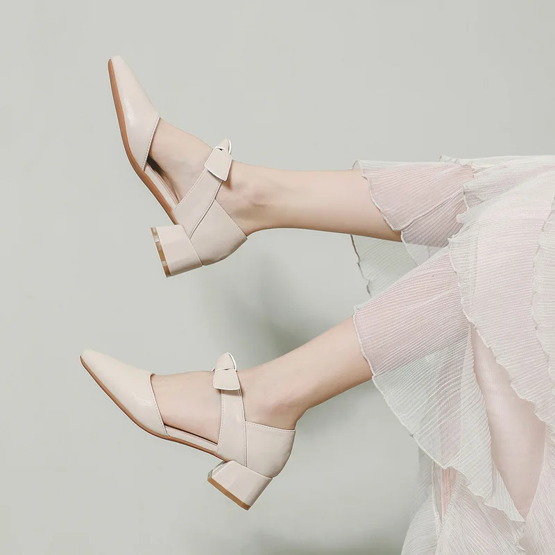 Босоножки женские на среднем каблуке, удобная прозрачная обувь с острым носком и эластичным ремешком, большие размеры, бежевые
Босоножки женские на среднем каблуке, удобная прозрачная обувь с острым носком и эластичным ремешком, большие размеры, бежевые