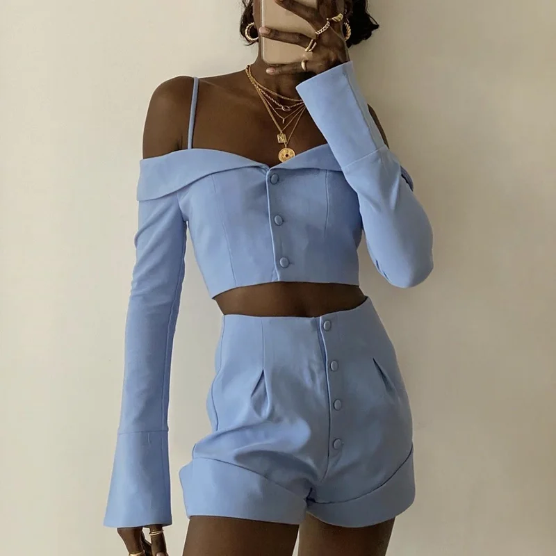 2023 Autumn Style Strapless Long-sleeved One-line Neck Suspender Top + High-waist Single-breasted Shorts Female Two-piece Suit 
2023 Autumn Style Strapless Long-sleeved One-line Neck Suspender Top + High-waist Single-breasted Shorts Female Two-piece Suit