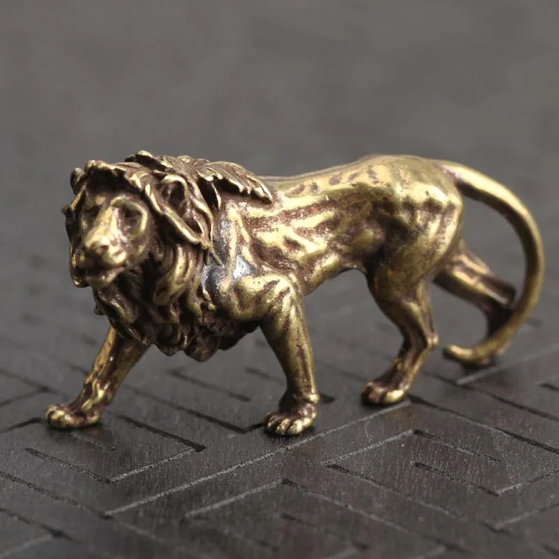 Retro Brass Majestic Lion King Miniature Figurine Desktop Decoration Vintage Metal Mini Animal Statue Home Decor Ornament Crafts
Retro Brass Majestic Lion King Miniature Figurine Desktop Decoration Vintage Metal Mini Animal Statue Home Decor Ornament Crafts