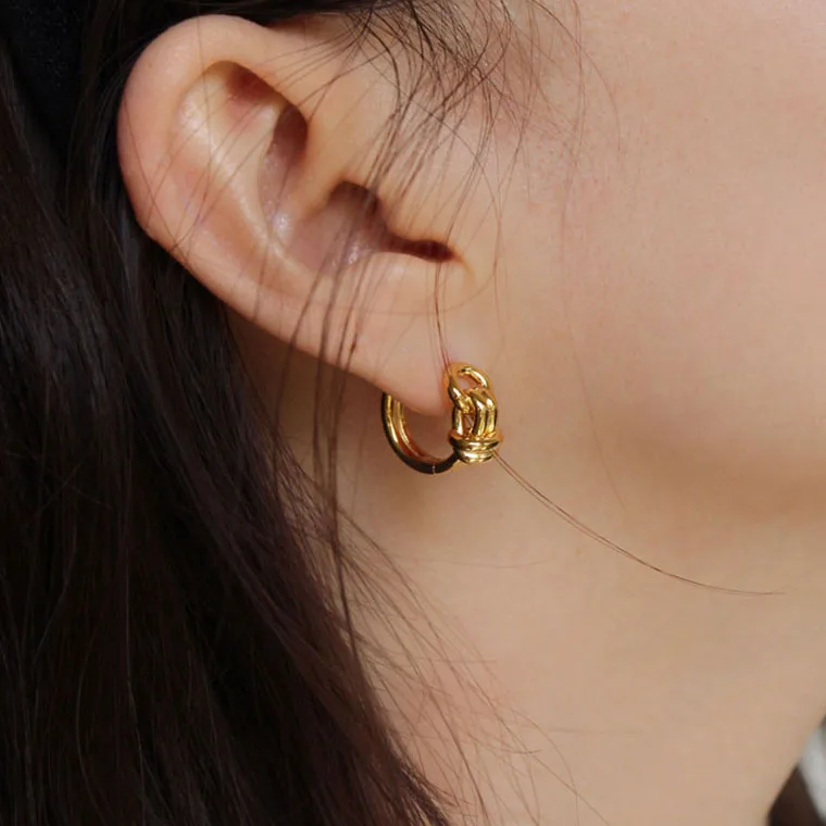 Korean Japanese Hot Brand Elegant Exquisite Pierced One Pair Gold Knot Earrings For Women New Charms Ear Jewelry Party Gift
Korean Japanese Hot Brand Elegant Exquisite Pierced One Pair Gold Knot Earrings For Women New Charms Ear Jewelry Party Gift