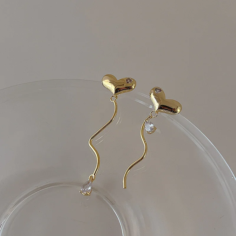 ALLNEWME Unique Design Shiny CZ Cubic Zirconia Heart Shaped Long Drop Earrings for Women Gold Silver Color Metal Love Earring
ALLNEWME Unique Design Shiny CZ Cubic Zirconia Heart Shaped Long Drop Earrings for Women Gold Silver Color Metal Love Earring
