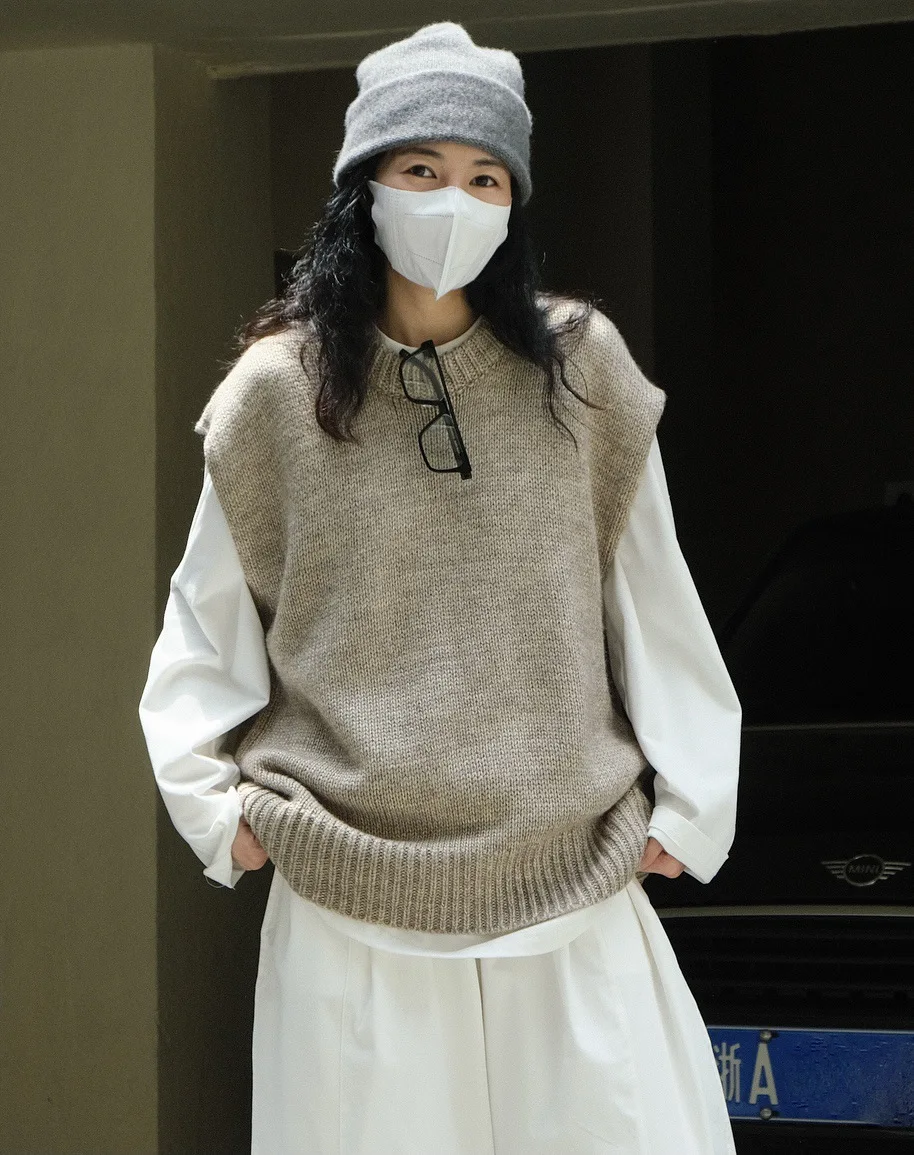 Women's Casual Wool Vest Crew Neck Knit Loose Sleeveless Vest Pullover Female
Women's Casual Wool Vest Crew Neck Knit Loose Sleeveless Vest Pullover Female