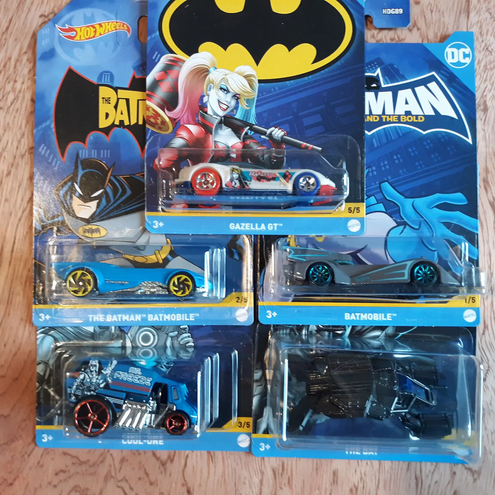 Hot Wheels 1:64 tv серия DARK NIGHT Batmobile BATPLANE Gazlla GT Batcopter Power Piston коллекция литой модели автомобиля
Hot Wheels 1:64 tv серия DARK NIGHT Batmobile BATPLANE Gazlla GT Batcopter Power Piston коллекция литой модели автомобиля
