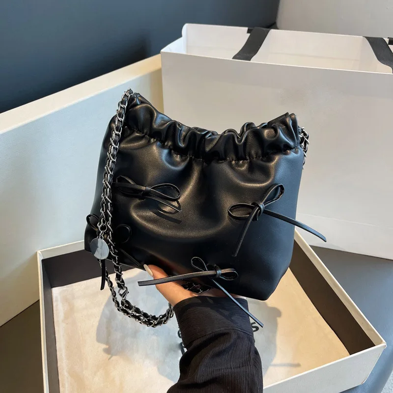 Fashion Soft PU Leather Crossbody Bags for Women Cute Bow Tie Design Silver Handbags Female Chain Shoulder Bag Totes Party Purse
Fashion Soft PU Leather Crossbody Bags for Women Cute Bow Tie Design Silver Handbags Female Chain Shoulder Bag Totes Party Purse