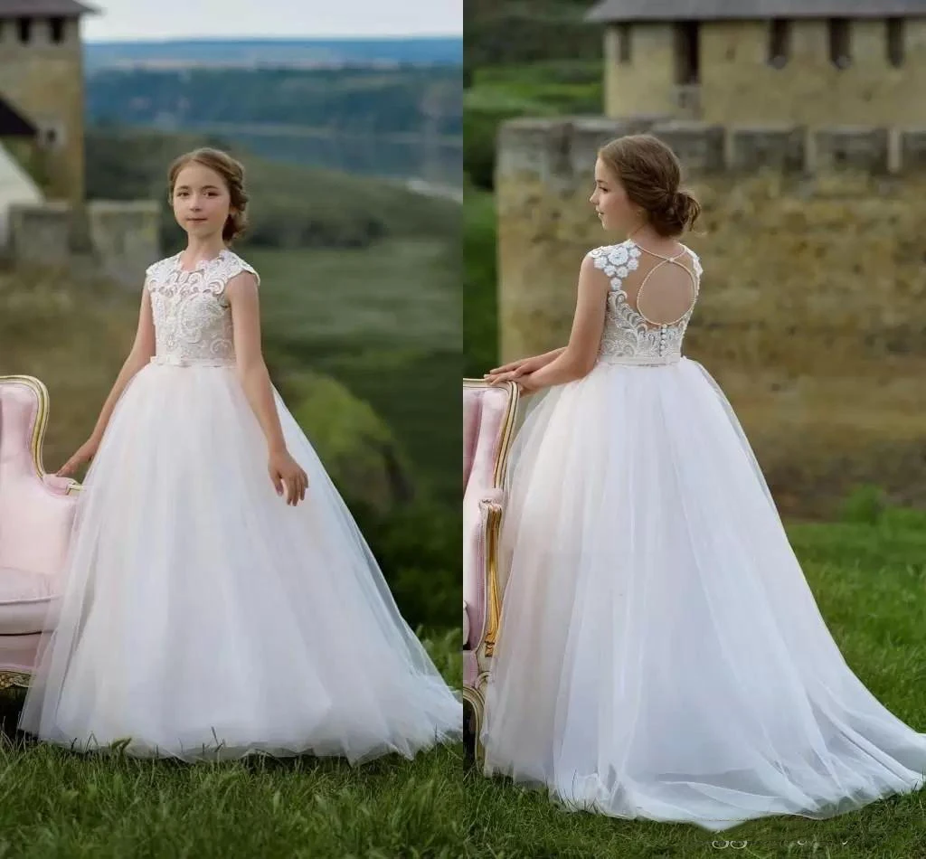 New Soft Tulle A Line Flower Girl Dresses For Wedding Lace Appliqued Open Back Princess Girls Pageant Gowns Cheap Baby Girl Form
New Soft Tulle A Line Flower Girl Dresses For Wedding Lace Appliqued Open Back Princess Girls Pageant Gowns Cheap Baby Girl Form