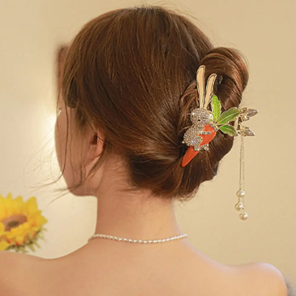 New Year Zircon Hairgrip Ponytail Holder Headdress Korean Hair Clips Women Shark Clip Rabbit Carrot Hair Claws Crystal
New Year Zircon Hairgrip Ponytail Holder Headdress Korean Hair Clips Women Shark Clip Rabbit Carrot Hair Claws Crystal