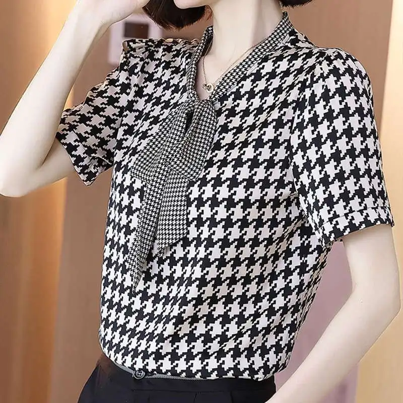 Summer Polyester Women's T-Shirt V-Neck Short Sleeve Pullover Loose Plover Case Print Thin Fashion Casual T-Shirt
Summer Polyester Women's T-Shirt V-Neck Short Sleeve Pullover Loose Plover Case Print Thin Fashion Casual T-Shirt