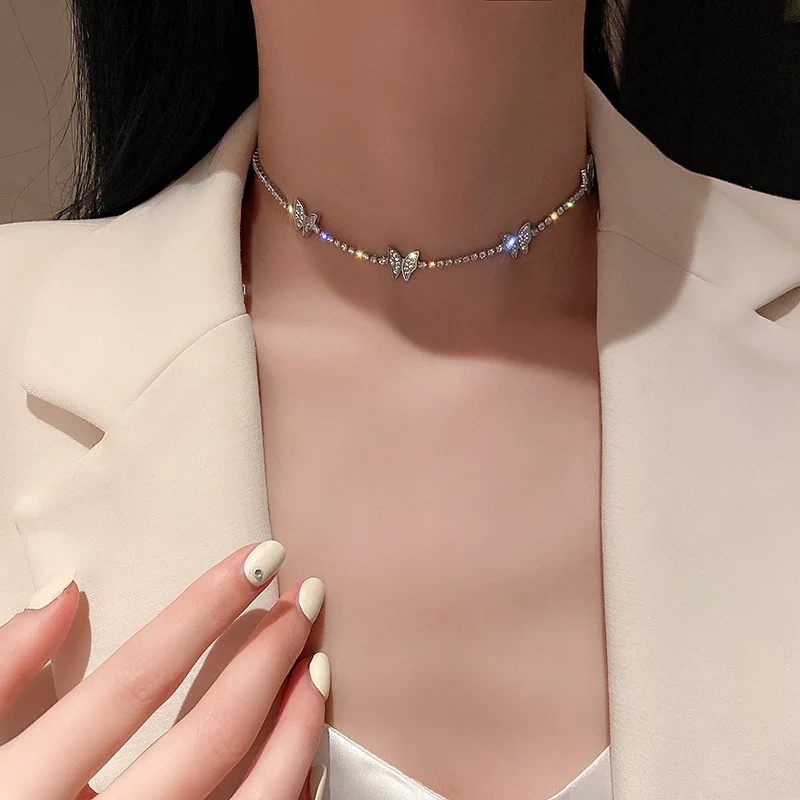 Korean Temperament: Simple Full Diamond Butterfly Micro Set Zircon Necklace Women's Short Neck Chain Net Red Necklace
Korean Temperament: Simple Full Diamond Butterfly Micro Set Zircon Necklace Women's Short Neck Chain Net Red Necklace