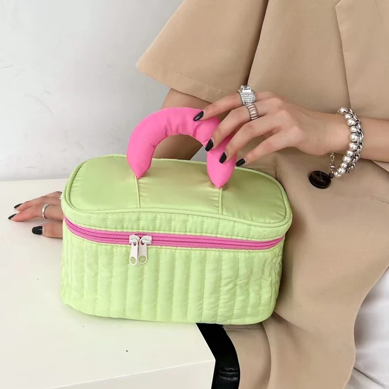 Large Nylon Square Handbag for Women Candy Cosmetic Bag Cotton Padded Storage Bag Girls Fashion Portable Handbags Purses Ins
Large Nylon Square Handbag for Women Candy Cosmetic Bag Cotton Padded Storage Bag Girls Fashion Portable Handbags Purses Ins