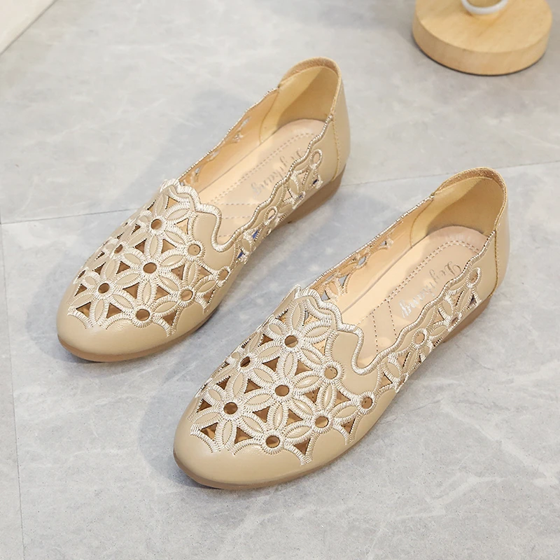 Женские босоножки без шнуровки, повседневные сандалии-желе на плоской подошве с острым носком, с вырезами, большие размеры 40, в Корейском стиле, лето
Женские босоножки без шнуровки, повседневные сандалии-желе на плоской подошве с острым носком, с вырезами, большие размеры 40, в Корейском стиле, лето