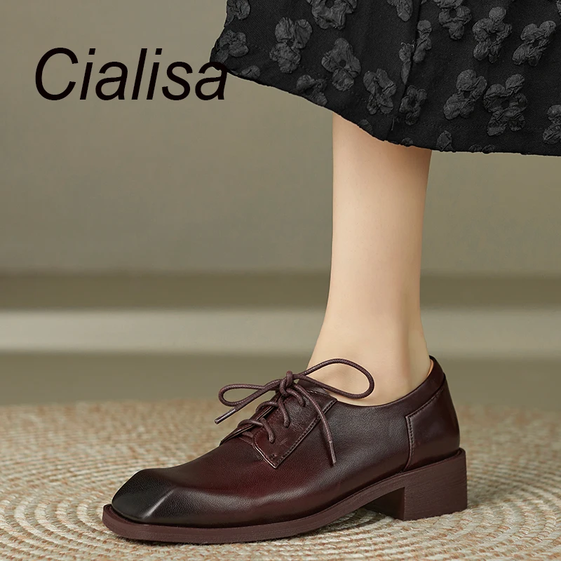 Туфли-лодочки женские из натуральной кожи на среднем каблуке с квадратным носком
Туфли-лодочки женские из натуральной кожи на среднем каблуке с квадратным носком