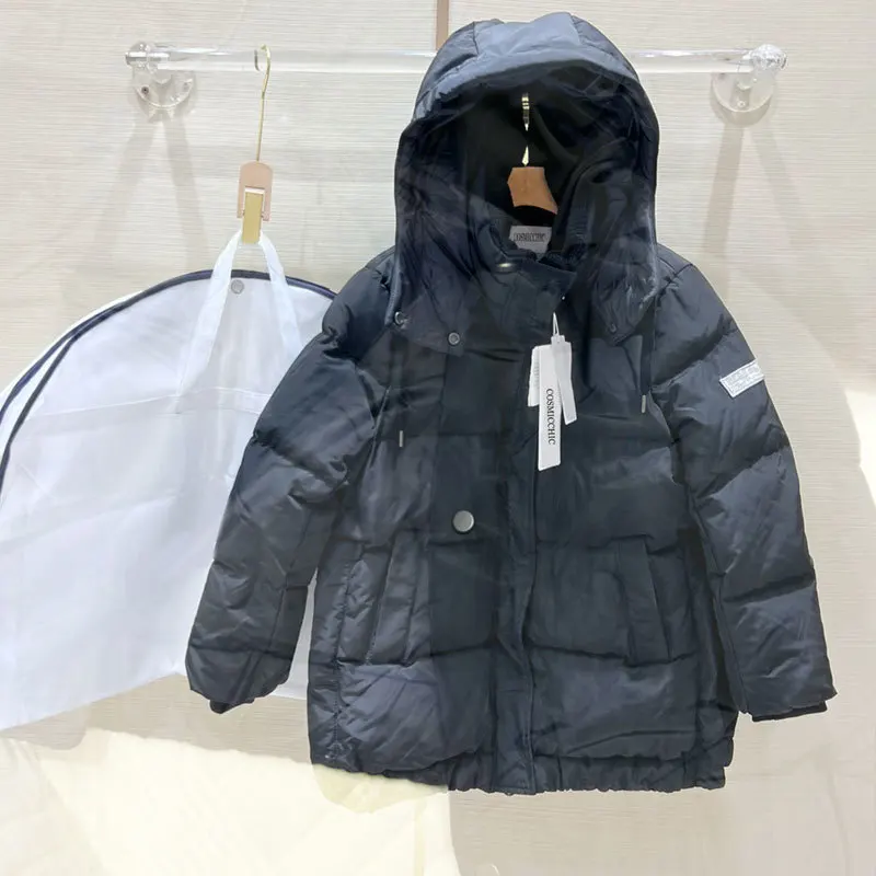 2022Winter New Solid Short Down Jackets Fashion Runway Covered Button Hooded Loose Coat Women Long Sleeve High Quality 2Color
2022Winter New Solid Short Down Jackets Fashion Runway Covered Button Hooded Loose Coat Women Long Sleeve High Quality 2Color
