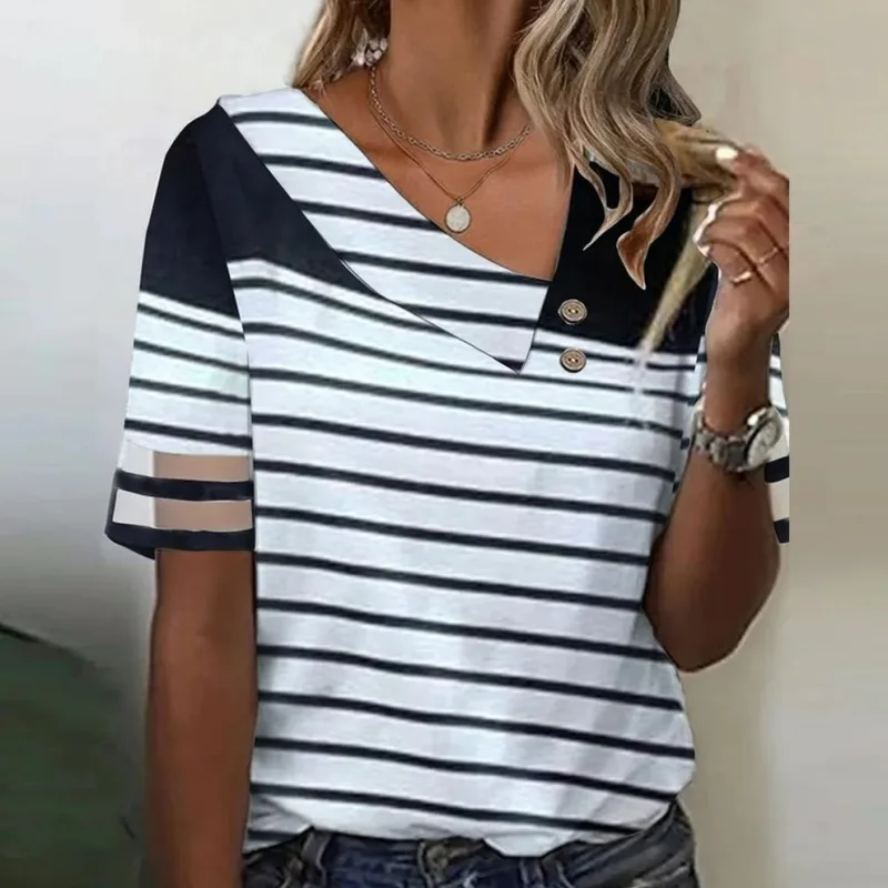 Женская драпированная футболка с V-образным вырезом, в полоску
Женская драпированная футболка с V-образным вырезом, в полоску