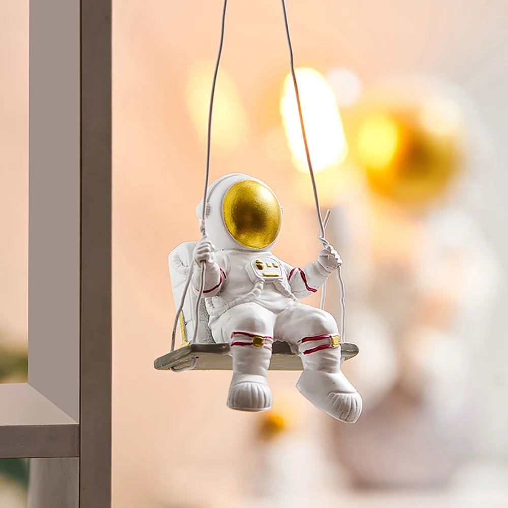 

Скандинавская комнатная декоративная статуэтка, кавайные украшения, современная статуя астронавта, настенные подвесные аксессуары, домашнее полимерное подвесное украшение