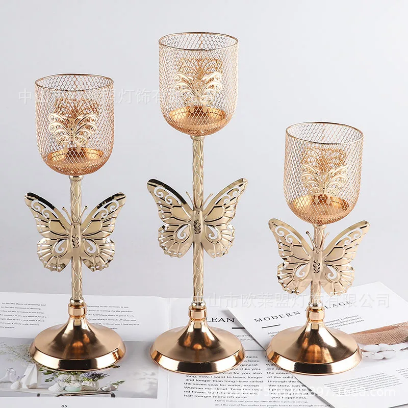Modern Light Luxury Creative Iron Art Candlestick Candlelight Dinner Decoration Wedding Birthday Party Decoration
Modern Light Luxury Creative Iron Art Candlestick Candlelight Dinner Decoration Wedding Birthday Party Decoration