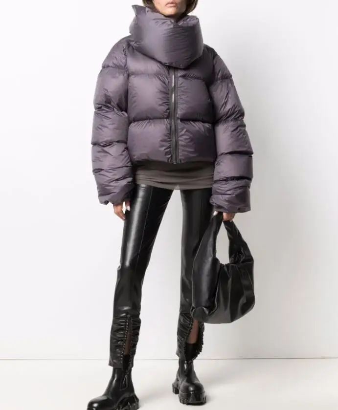 131712 132929 Fashion Classic Trendy Luxury Designer Cloth Solid Color Fashion Thickened Black Bib Short Down Jacket Women Coat
131712 132929 Fashion Classic Trendy Luxury Designer Cloth Solid Color Fashion Thickened Black Bib Short Down Jacket Women Coat