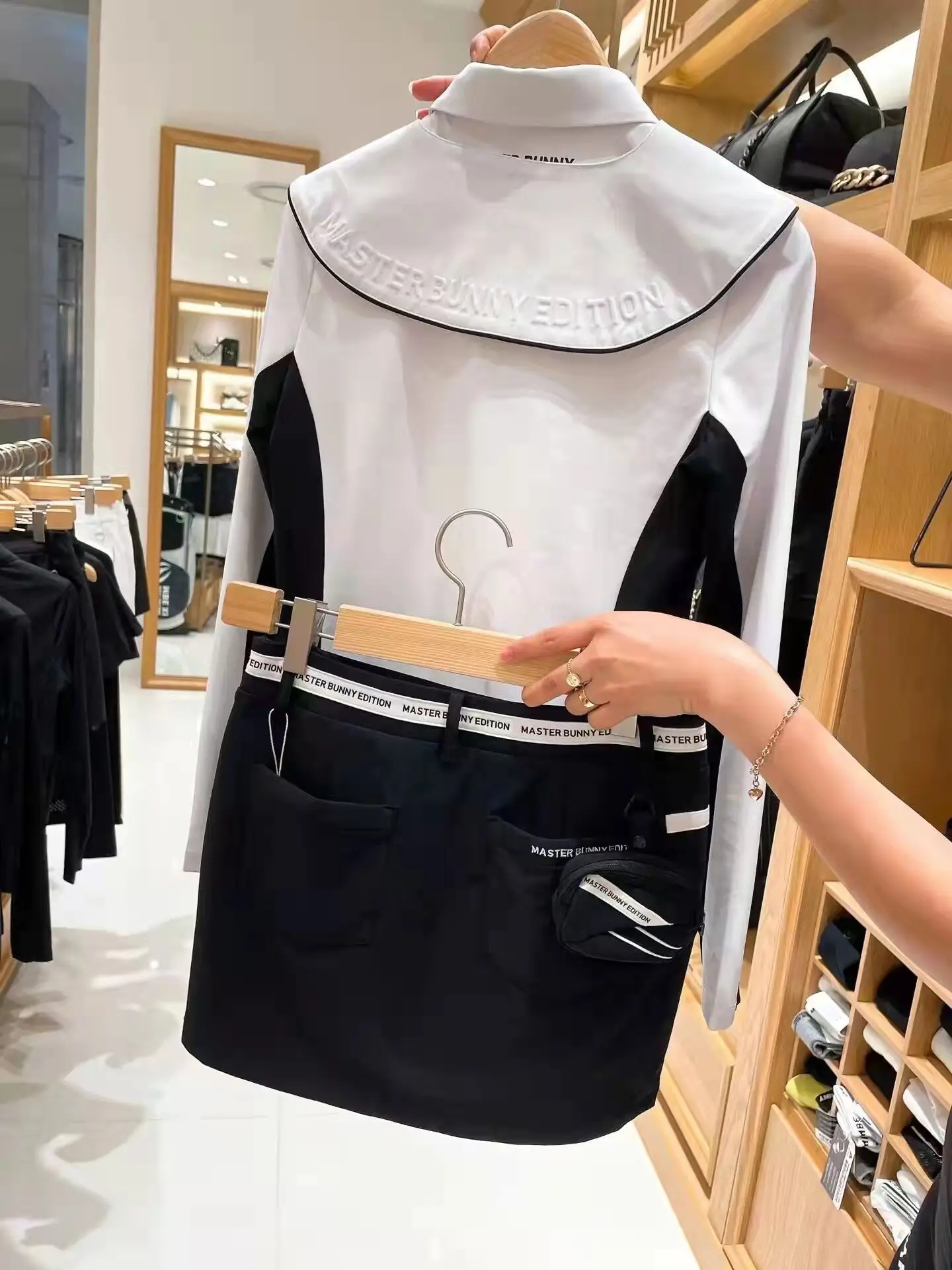 Golf New Long Sleeve Polo Shirt Women's Spring Thin Top Contrast Color Outdoor Leisure Versatile Long Sleeve T-shirt Detachable
Golf New Long Sleeve Polo Shirt Women's Spring Thin Top Contrast Color Outdoor Leisure Versatile Long Sleeve T-shirt Detachable