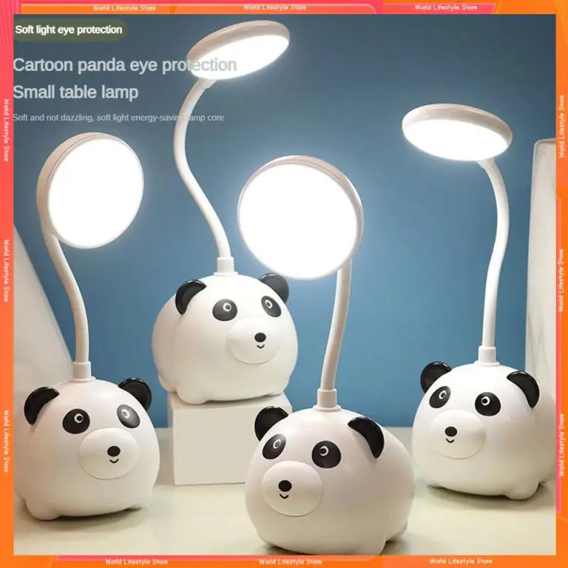 Настольная лампа в виде панды, креативная Настольная лампа с Usb, настольная лампа для чтения в виде панды с мультяшным рисунком, милая Настольная лампа с держателем для ручки, настольная лампа, настольная лампа
Настольная лампа в виде панды, креативная Настольная лампа с Usb, настольная лампа для чтения в виде панды с мультяшным рисунком, милая Настольная лампа с держателем для ручки, настольная лампа, настольная лампа