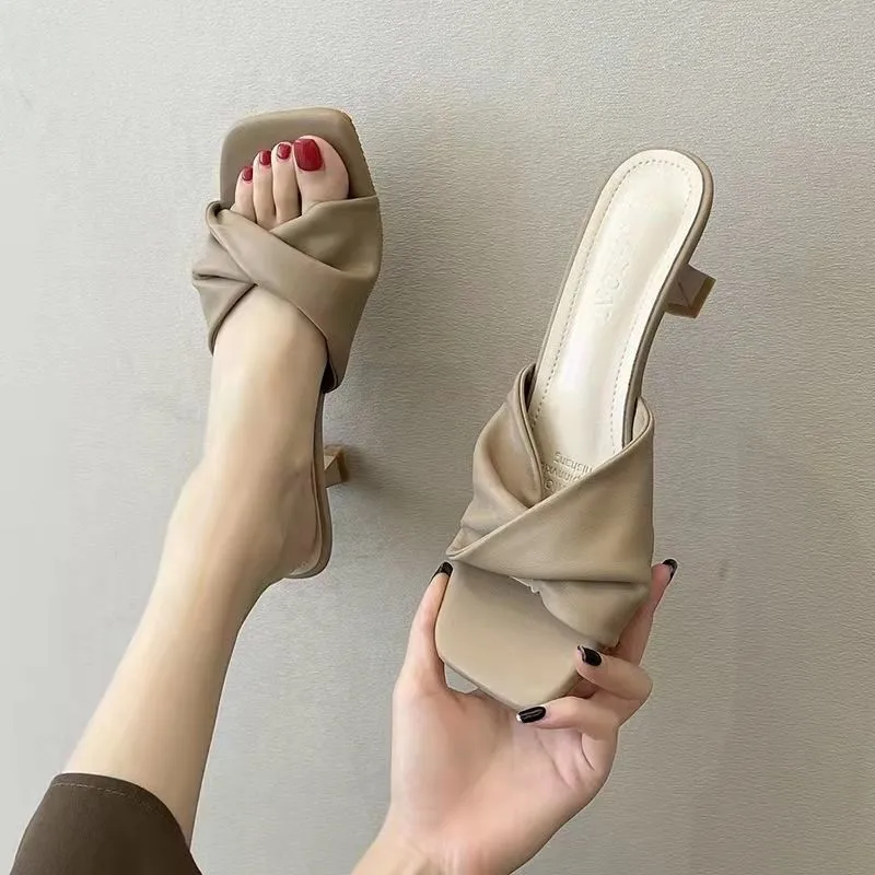 2022 Summer Shoes Stiletto Women Slippers Fashion Pleated Square Toe Women Sandals Outdoor Casual Elegant Ladies Dress Shoes
2022 Summer Shoes Stiletto Women Slippers Fashion Pleated Square Toe Women Sandals Outdoor Casual Elegant Ladies Dress Shoes
