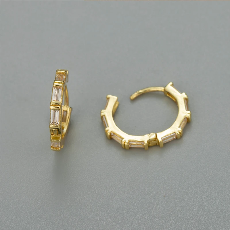 Korean Fashion Zircon Gold Plated Metal Hoop Earrings For Women Retro Minimalism Girl Earrings 2022 Trend Jewelry Gift
Korean Fashion Zircon Gold Plated Metal Hoop Earrings For Women Retro Minimalism Girl Earrings 2022 Trend Jewelry Gift