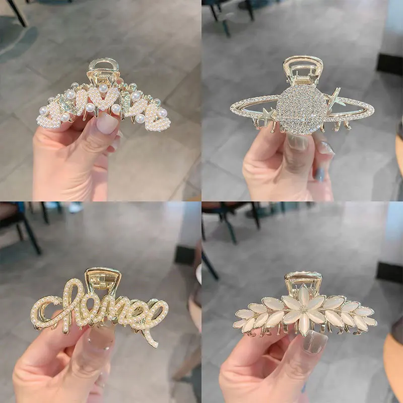 VIKAR Elegant Metal Rhinestone Pearl Hair Claw Clip Women Girls Fashion Crystal Shiny Hair Claws Hairpin Hair Accessories
VIKAR Elegant Metal Rhinestone Pearl Hair Claw Clip Women Girls Fashion Crystal Shiny Hair Claws Hairpin Hair Accessories
