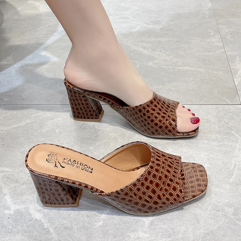 2023 kare açık ayak kadınlar katır açık sandalet boyutu yaz yeni Zapatos De Mujer slayt
2023 kare açık ayak kadınlar katır açık sandalet boyutu yaz yeni Zapatos De Mujer slayt