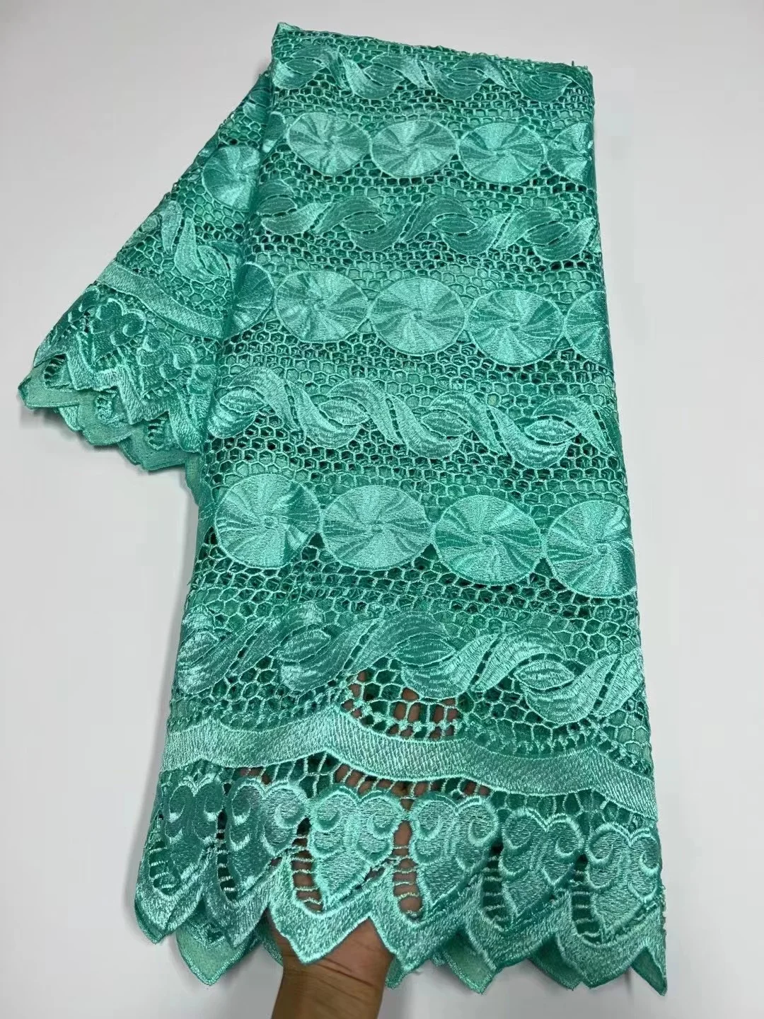 African Guipure Lace Fabric 2022 High Quality Nigerian Cord Lace Fabric France Water Soluble Lace For Wedding Dress
African Guipure Lace Fabric 2022 High Quality Nigerian Cord Lace Fabric France Water Soluble Lace For Wedding Dress