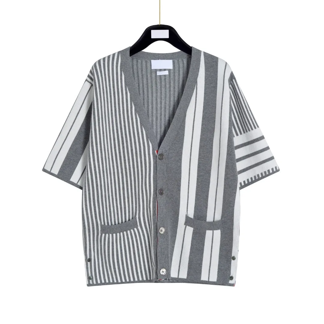 Summer men's T-shirt Vertical stripe knitting Wool cotton material Polo shirt V-neck easy Breathable and sweat wicking
Summer men's T-shirt Vertical stripe knitting Wool cotton material Polo shirt V-neck easy Breathable and sweat wicking