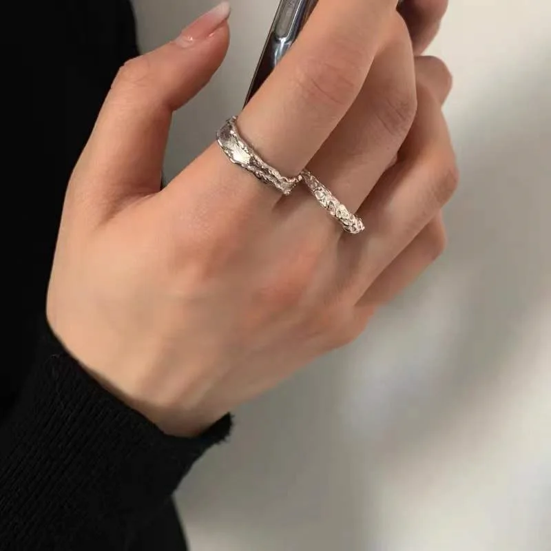 Small Design Sense Ring Women's Alloy 925 Index Finger Vintage Personalized Pleated Ins Fashion Personalized Adjustable Ring
Small Design Sense Ring Women's Alloy 925 Index Finger Vintage Personalized Pleated Ins Fashion Personalized Adjustable Ring