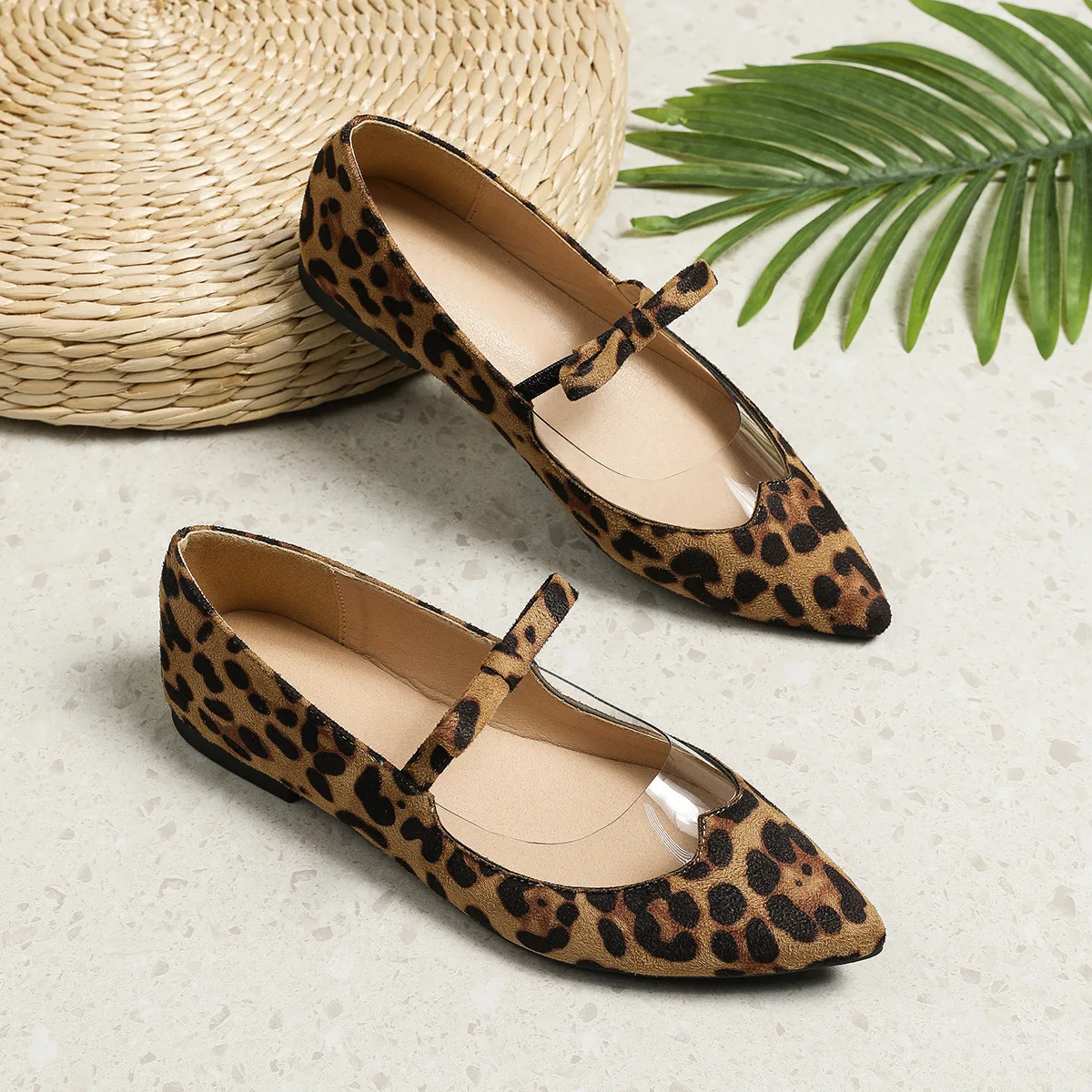 Summer Shoes Ladies Casual Female Sneakers All-Match Large Size Women Modis Pointed Toe Flats 2023 Big Size New Cute Leopard
Summer Shoes Ladies Casual Female Sneakers All-Match Large Size Women Modis Pointed Toe Flats 2023 Big Size New Cute Leopard