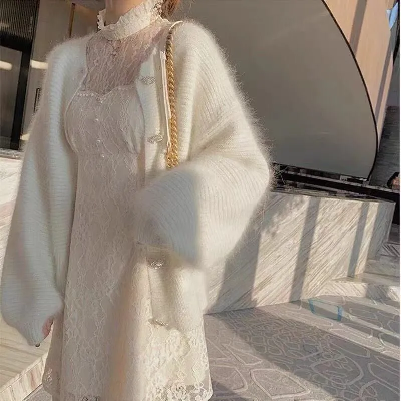 Lantern Sleeve Sweater Coat Vintage Diamonds Button Striped Mink Knitted Jacket Warm Soft Women Cardigans Autumn Winter D713
Lantern Sleeve Sweater Coat Vintage Diamonds Button Striped Mink Knitted Jacket Warm Soft Women Cardigans Autumn Winter D713