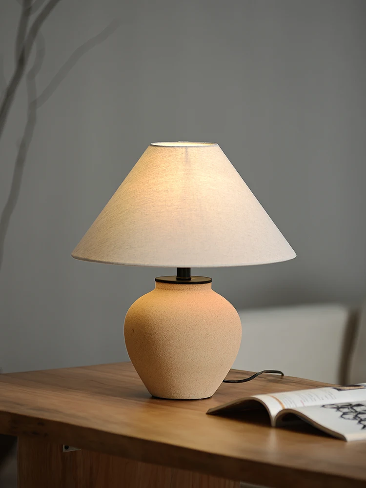 Table lamp, bedroom bedside lamp, Japanese retro living room, study, Chinese style zen creative art, clay pot table lamp
Table lamp, bedroom bedside lamp, Japanese retro living room, study, Chinese style zen creative art, clay pot table lamp