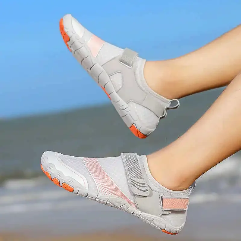 Jelly Sandals Hommes Rubber Slippers Anime Men's Shoes Brands Verde Clogs Tennis Luxury Brand 2023 Tennis Thick Bottomed Girls 
Jelly Sandals Hommes Rubber Slippers Anime Men's Shoes Brands Verde Clogs Tennis Luxury Brand 2023 Tennis Thick Bottomed Girls