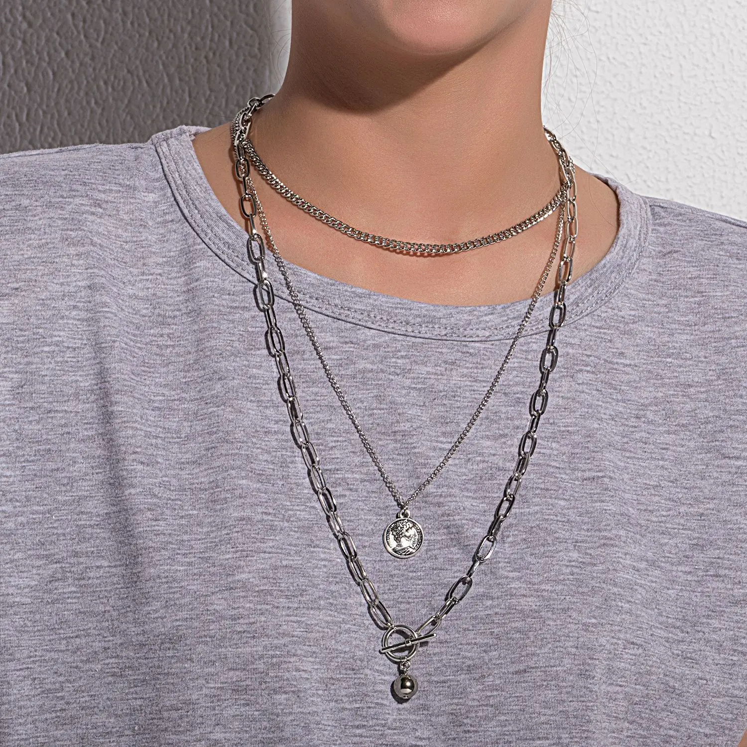 New Accessories Chain Queen Head Pendant Necklace Hip Hop Accessories for Women and Men 
New Accessories Chain Queen Head Pendant Necklace Hip Hop Accessories for Women and Men