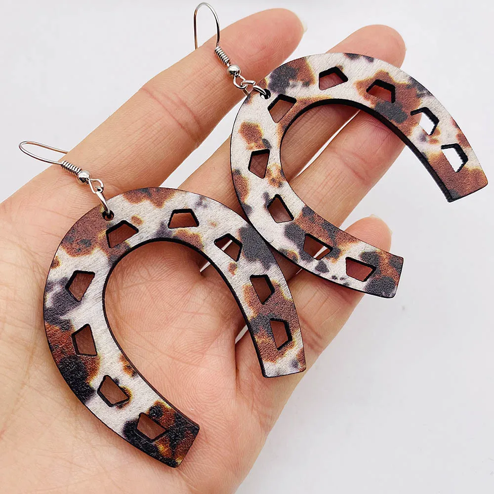 Wooden Horseshoe Earrings Creative Vintage Western Cowboy Horseshoe Personality European American Earrings Jewelry Wholesale
Wooden Horseshoe Earrings Creative Vintage Western Cowboy Horseshoe Personality European American Earrings Jewelry Wholesale