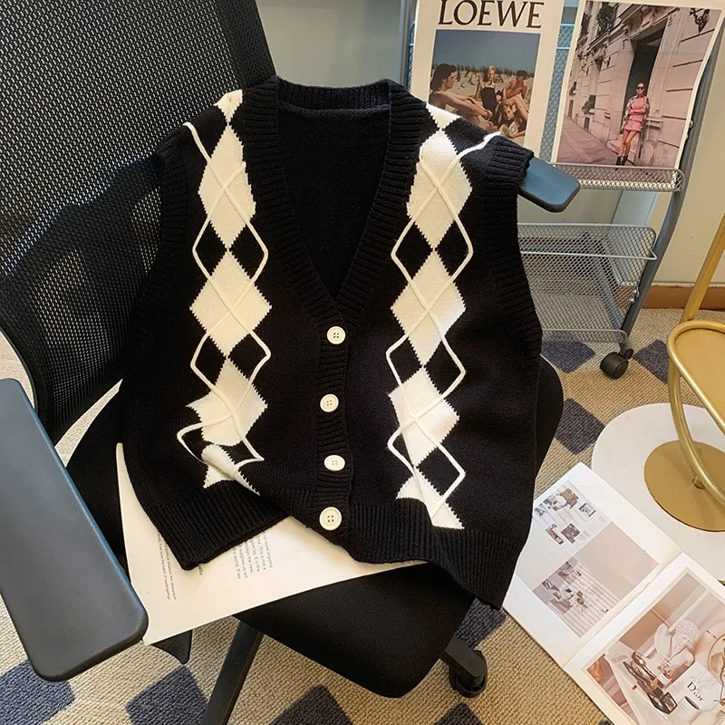 Loose Plaid Cardigan Vintage Women's Sweaters Vest Autumn/Winter 2023 Coat Sleeveless V-Neck Knitwear Women Jumpers
Loose Plaid Cardigan Vintage Women's Sweaters Vest Autumn/Winter 2023 Coat Sleeveless V-Neck Knitwear Women Jumpers